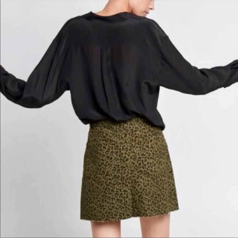 NWT Zara Leopard Print Mini Skirt Green M - Picture 3 of 15
